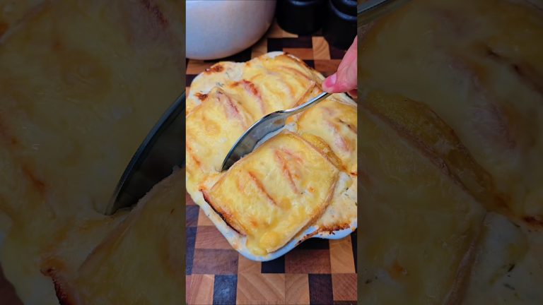 Gratin de pommes de terre au jambon et à la raclette