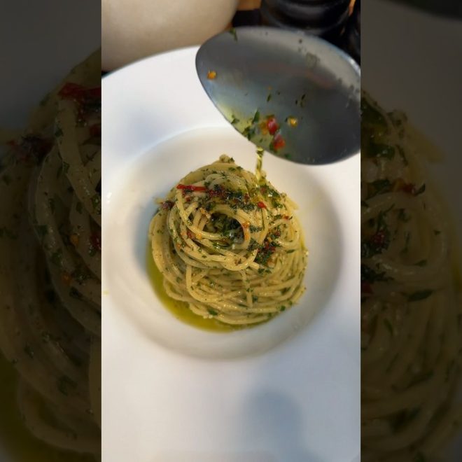 Pâtes à l’ail et au piment (aglio, olio e peperoncino)